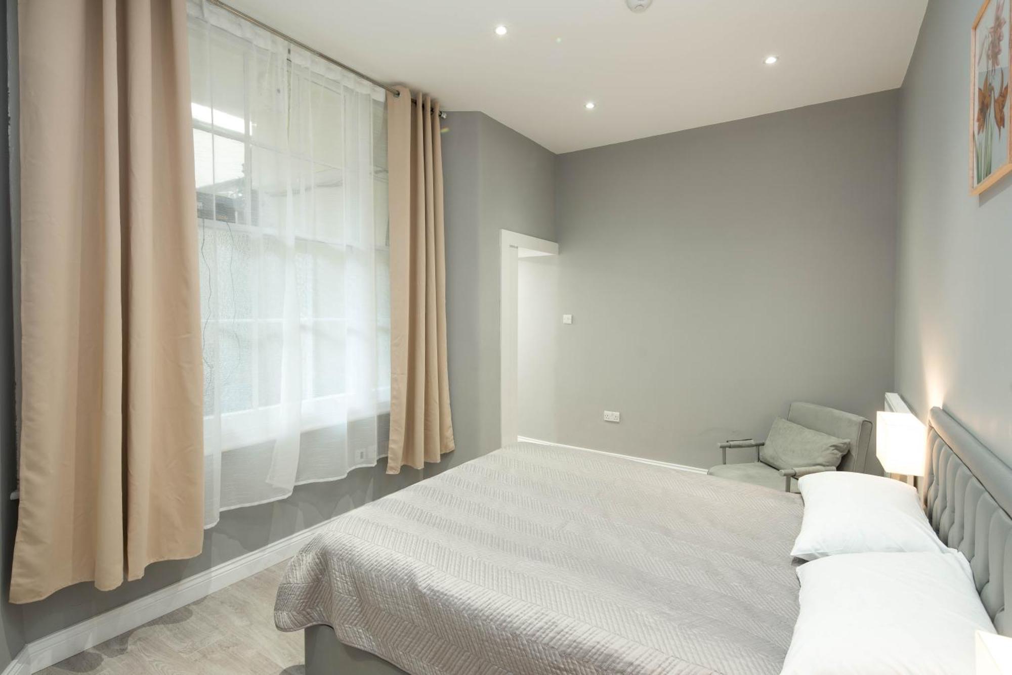 Kensington Courtyard Apartment London Bagian luar foto